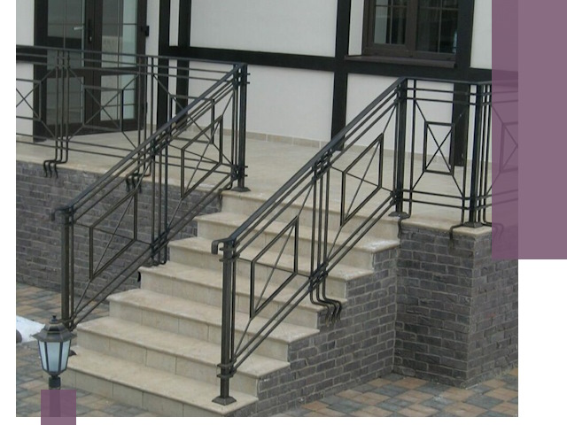 Перила для крыльца в Норильске — монтаж, изготовление и установка