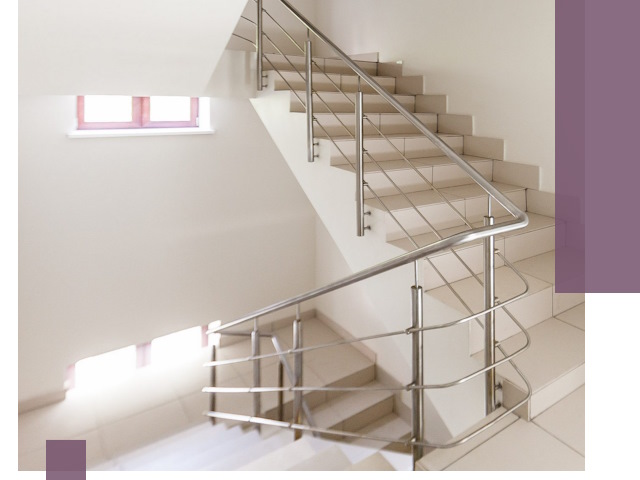 Установка и замена перил в подъезде в Норильске